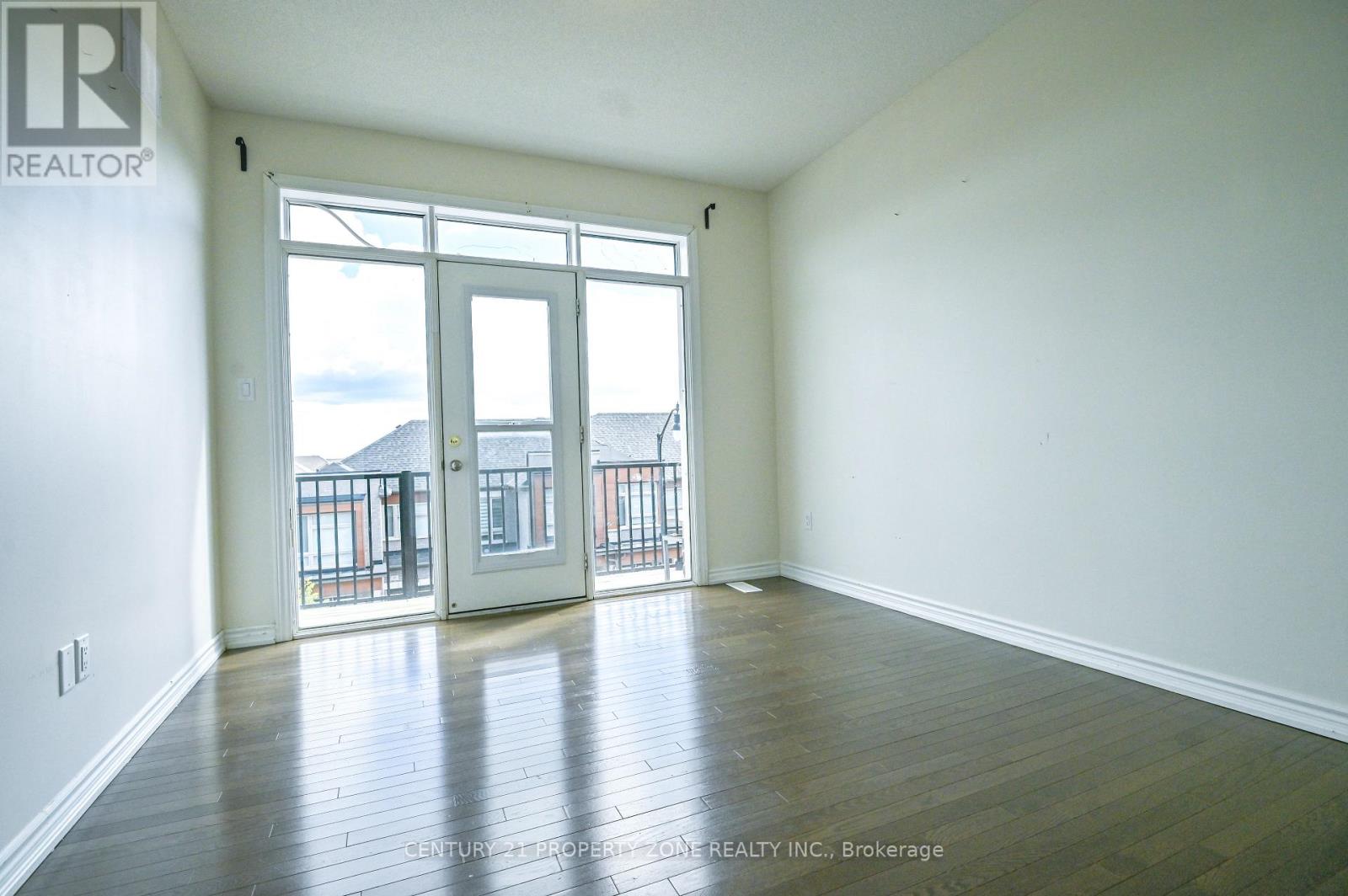 42 DONALD FICHT CRESCENT - 16