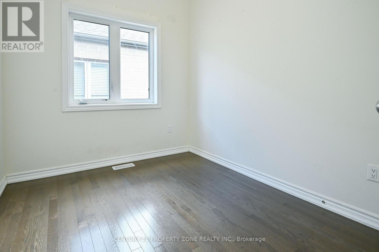 42 DONALD FICHT CRESCENT - 18