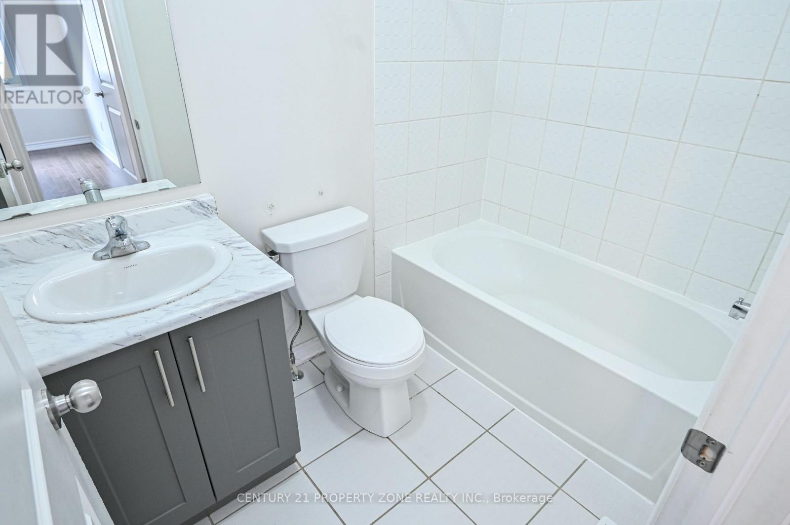 42 DONALD FICHT CRESCENT - 19