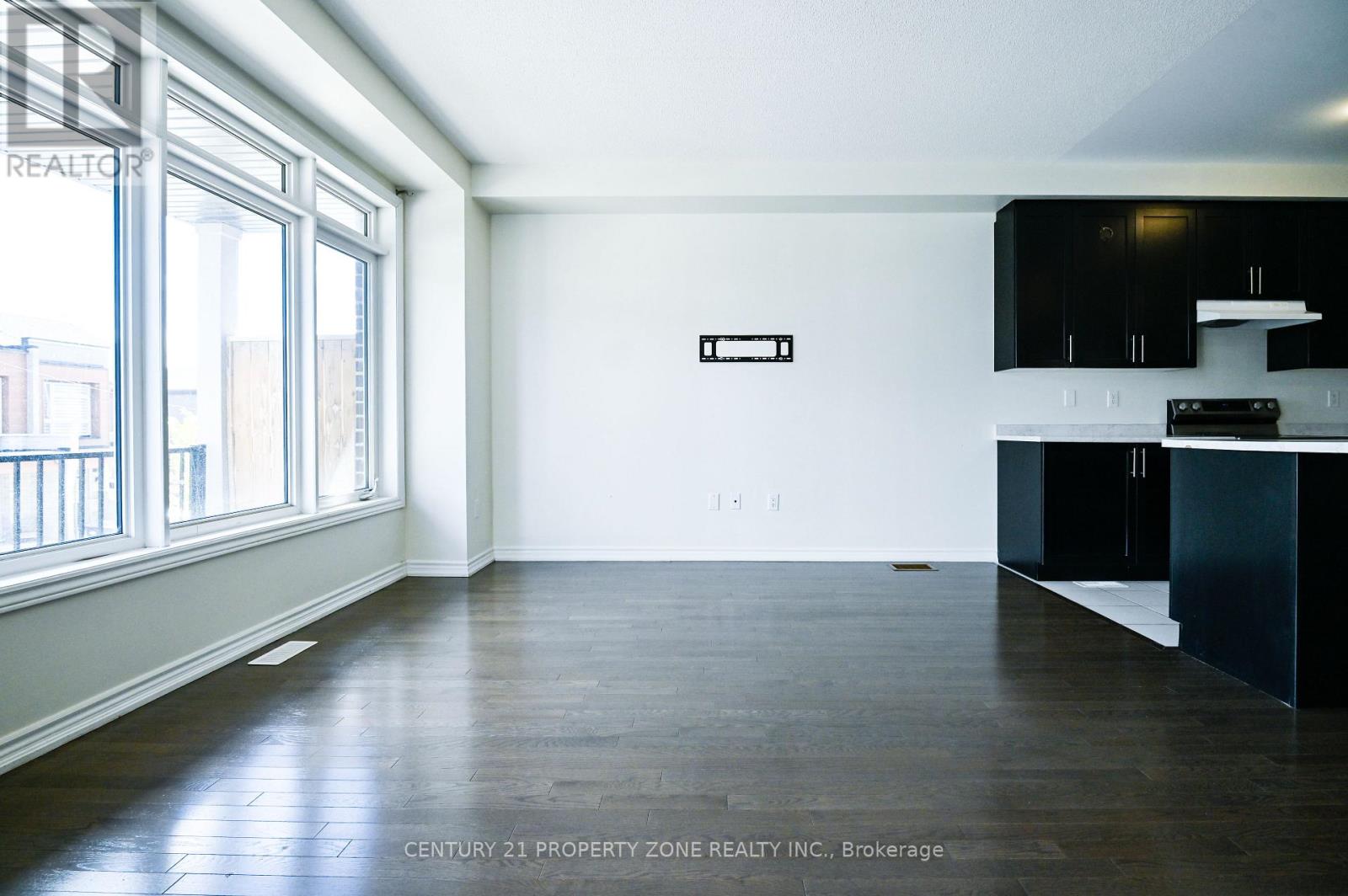 42 DONALD FICHT CRESCENT - 9