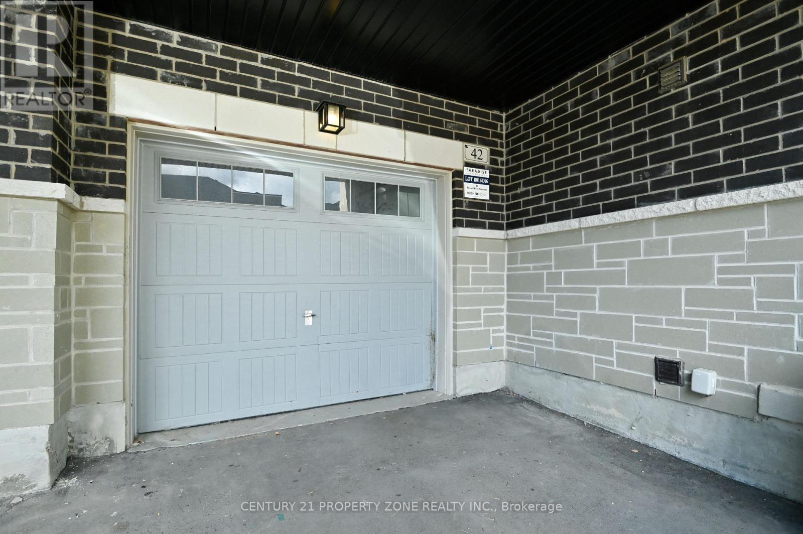 42 DONALD FICHT CRESCENT - Image 4