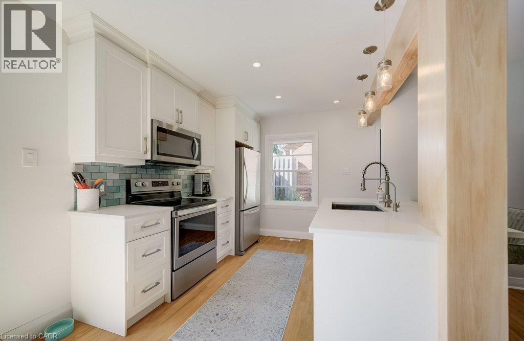 851 UNION Street - Image 12
