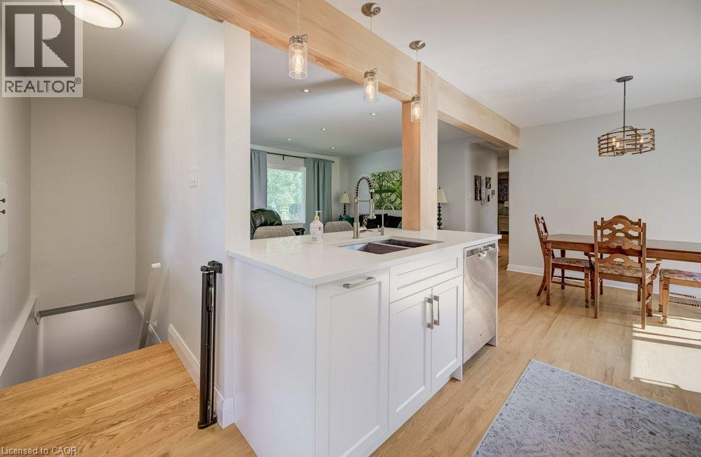 851 UNION Street - Image 18