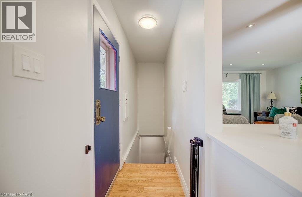 851 UNION Street - Image 20