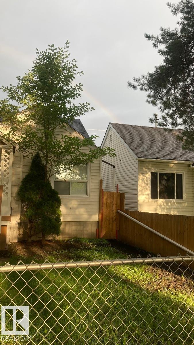 11438 83 ST NW - 2
