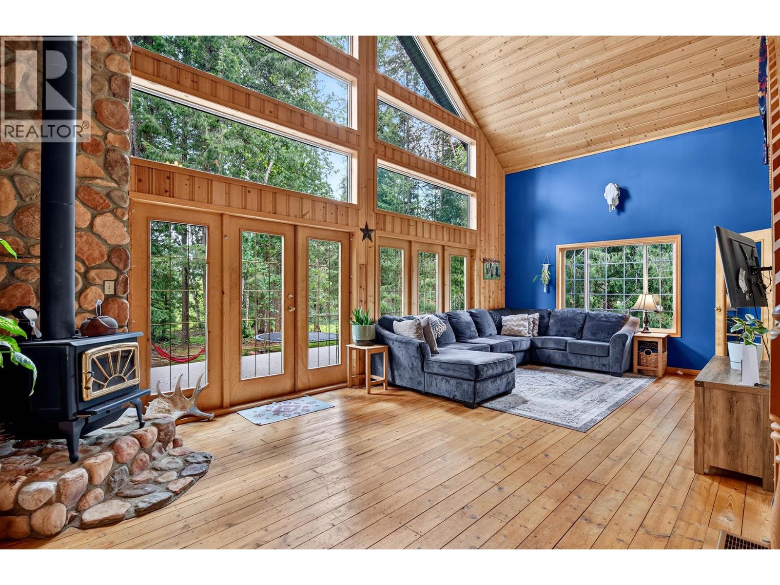 230 Sunshine Valley Road - Image 16