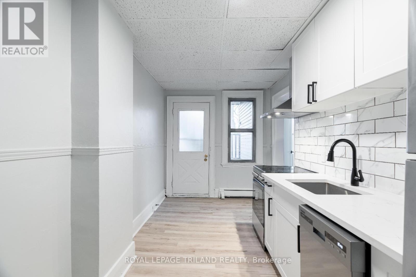 3 - 425 MCKENZIE AVENUE, London South (South F) — photo 7