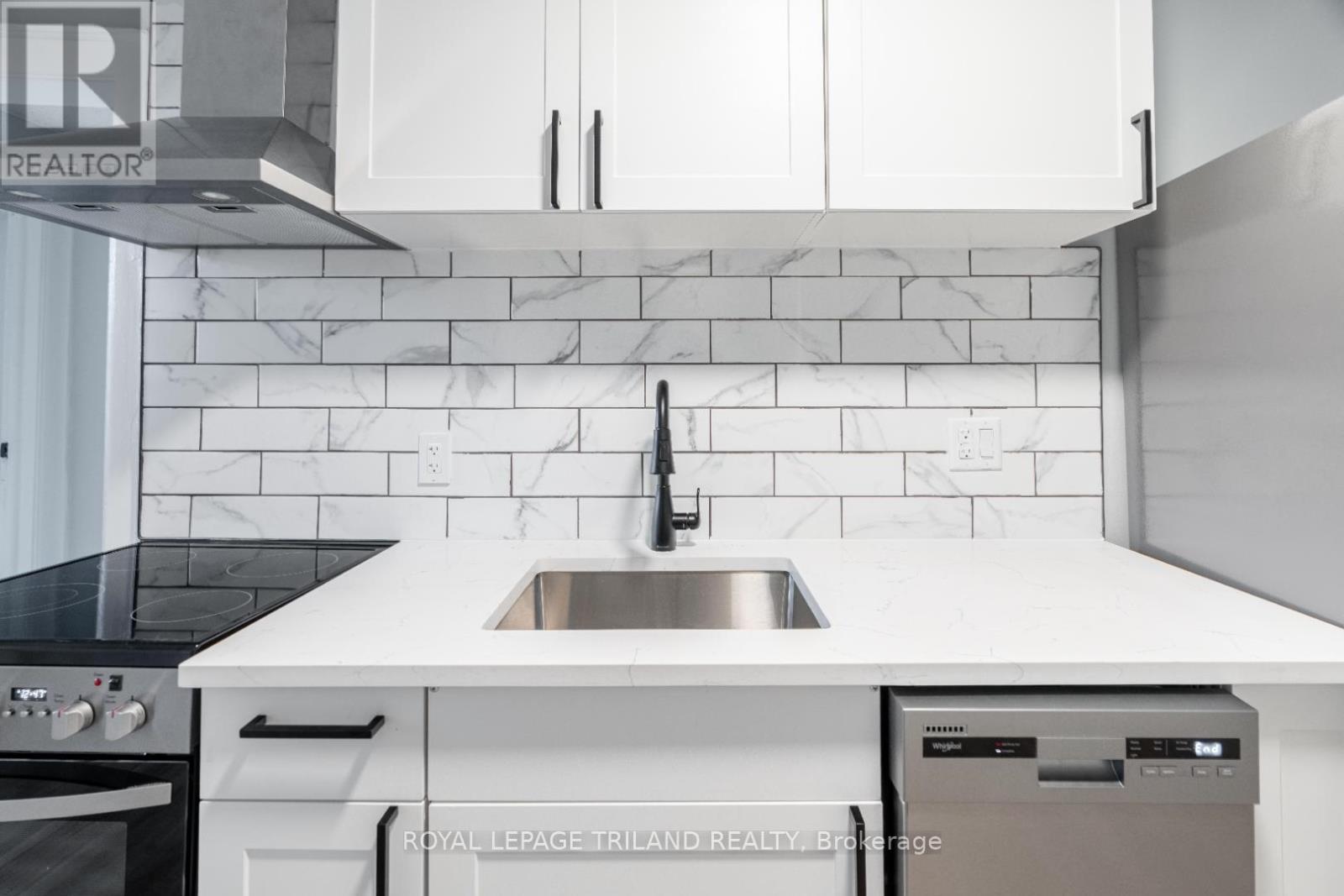 3 - 425 MCKENZIE AVENUE, London South (South F) — photo 8