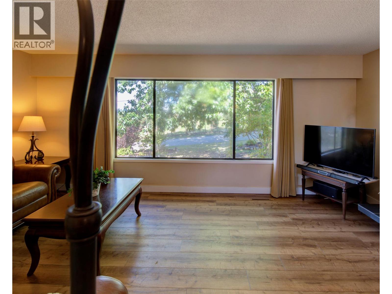5894 Dedecker West Road, Vernon