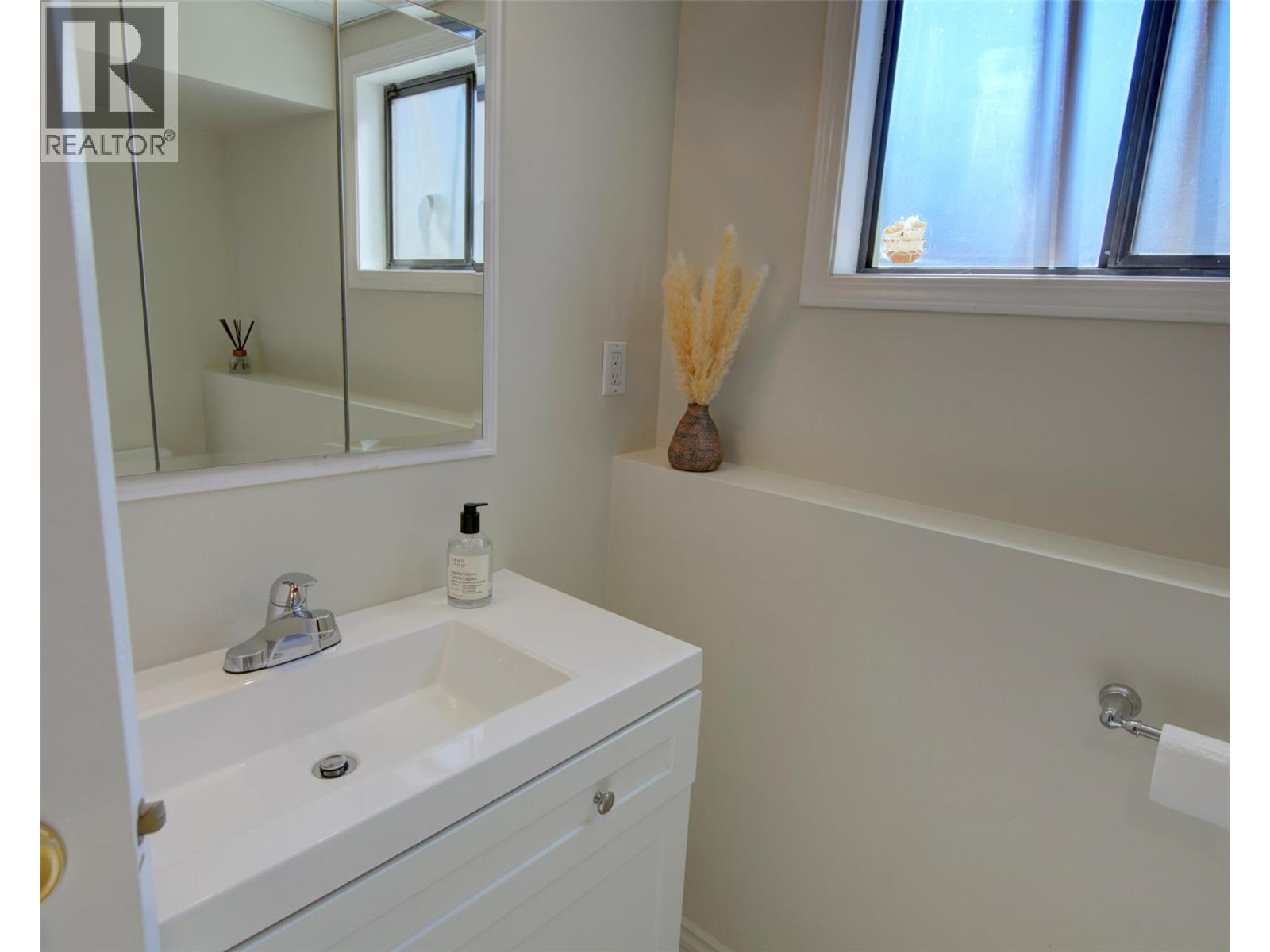 5894 Dedecker West Road, Vernon