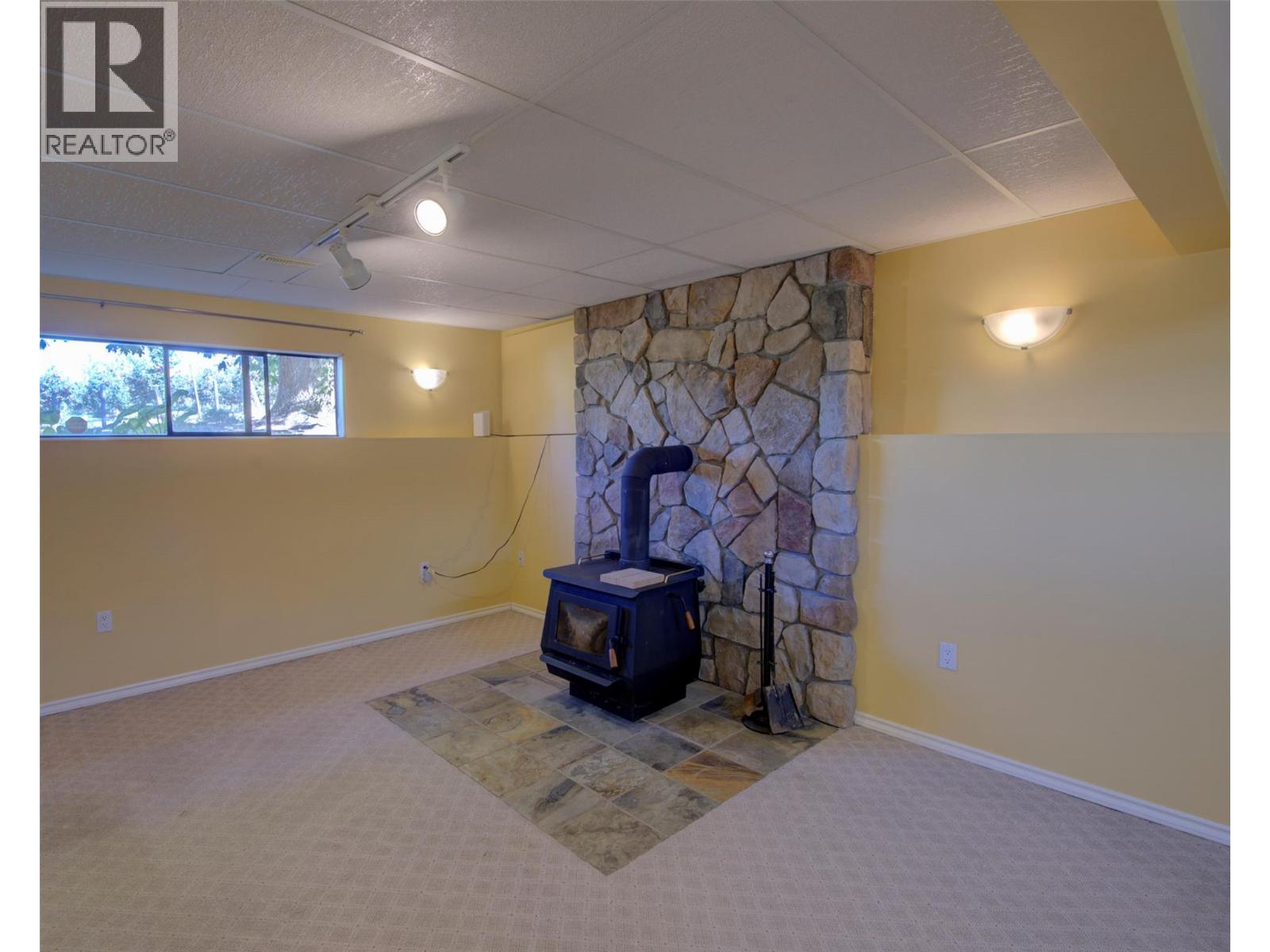 5894 Dedecker West Road, Vernon