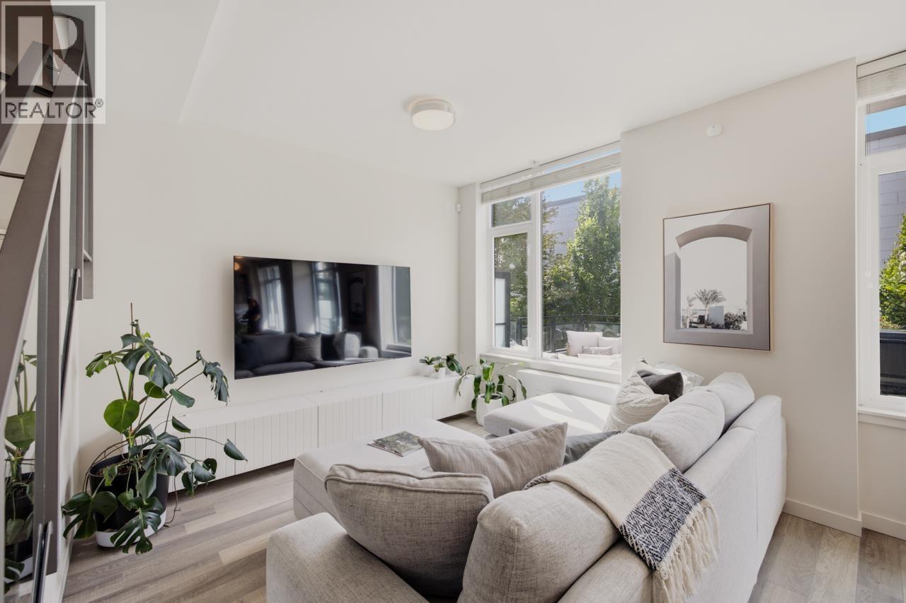 1018 AUCKLAND STREET, New Westminster — photo 3