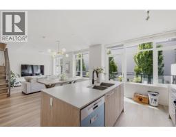 1018 Auckland Street, New Westminster, BC V3M0M3 Photo 11