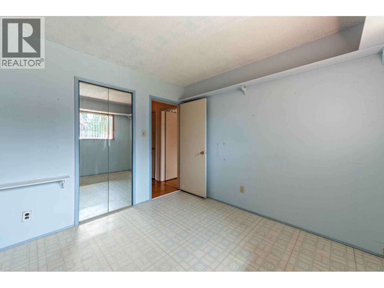 Photo of 2495 LAURALYNN DRIVE 27