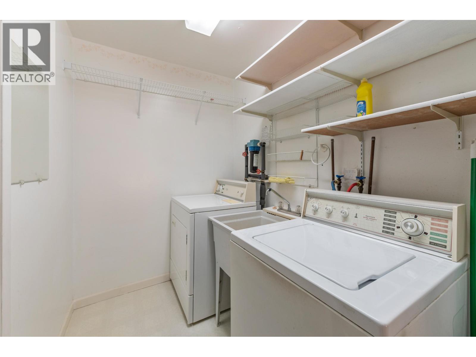 Photo of 2495 LAURALYNN DRIVE 31