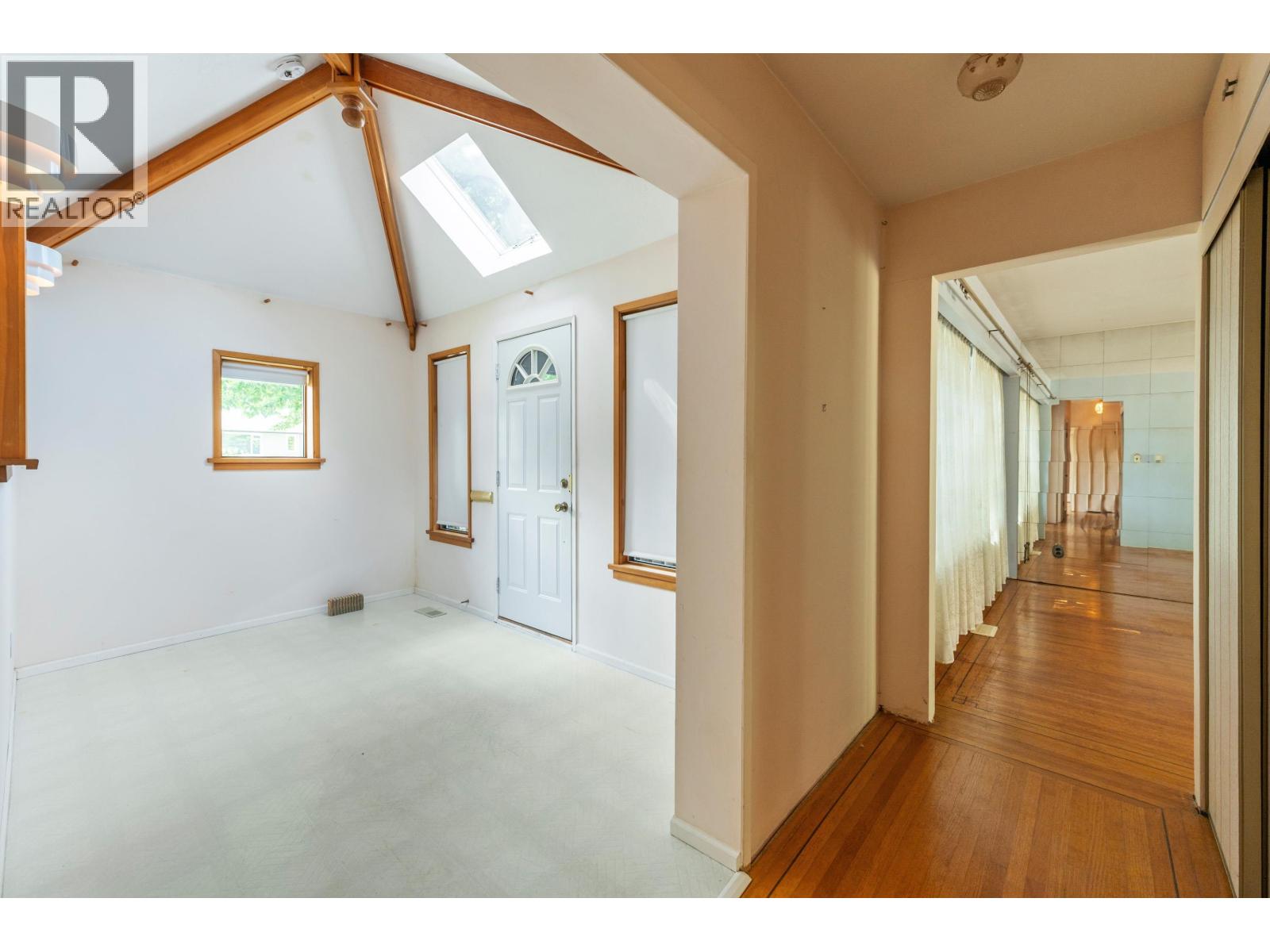 Photo of 2495 LAURALYNN DRIVE 36