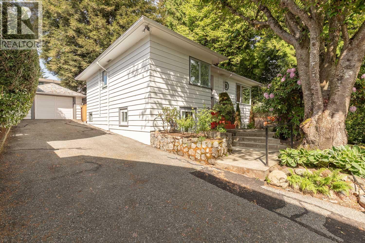 1441 HAYWOOD AVENUE, West Vancouver — photo 3
