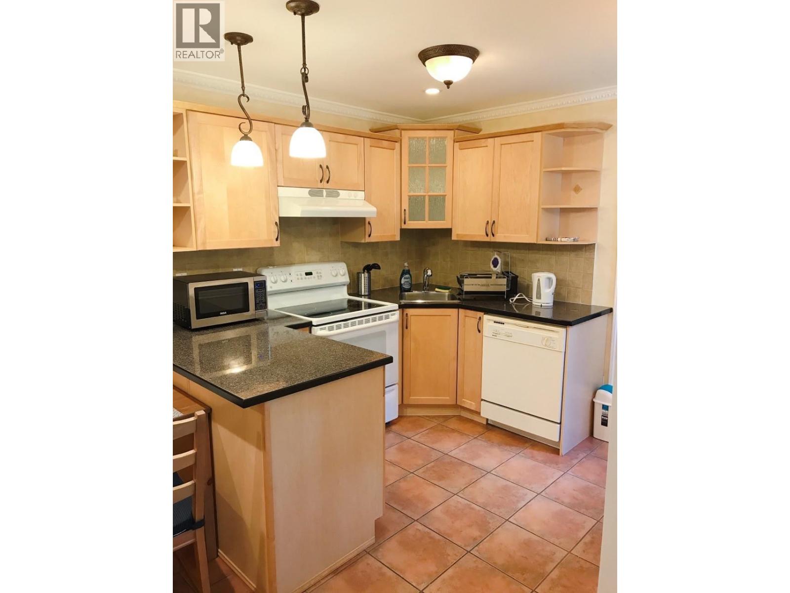 5 Bed, 3 Bath House for Rent in Coquitlam – 1975 1975 WILTSHIRE AVENUE, Coquitlam – MLS# R3162653 - Image 8