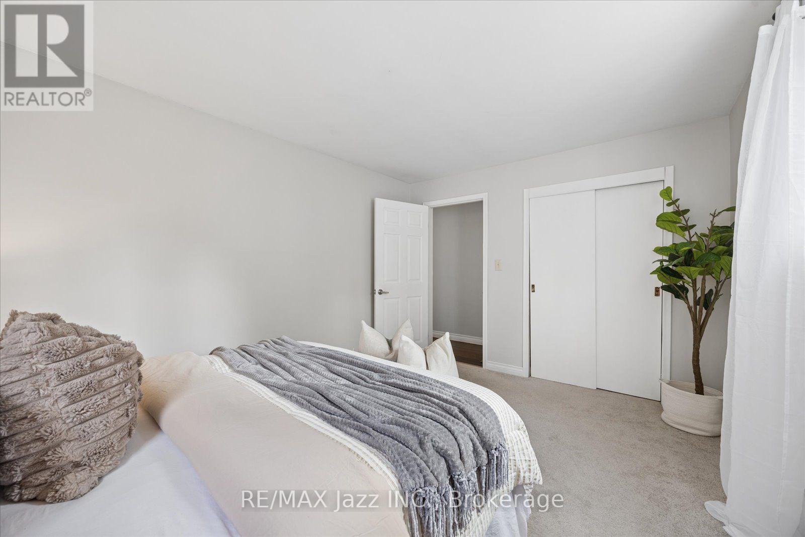 364 KING STREET E - 13