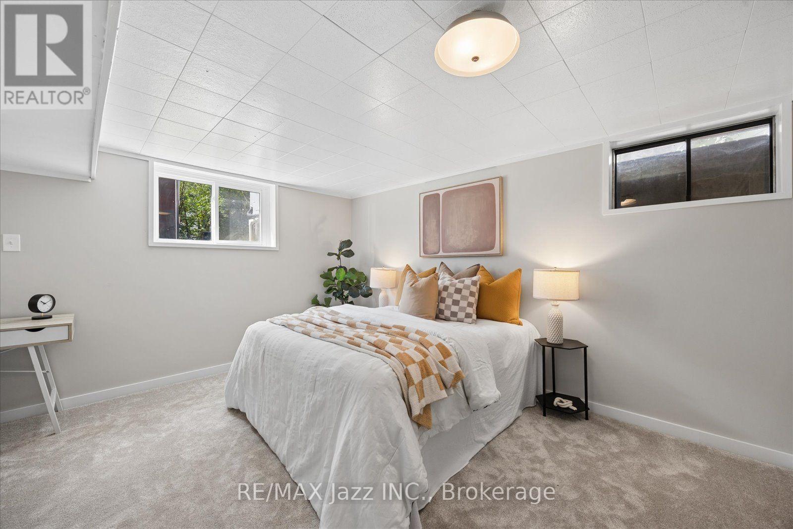 364 KING STREET E - 19
