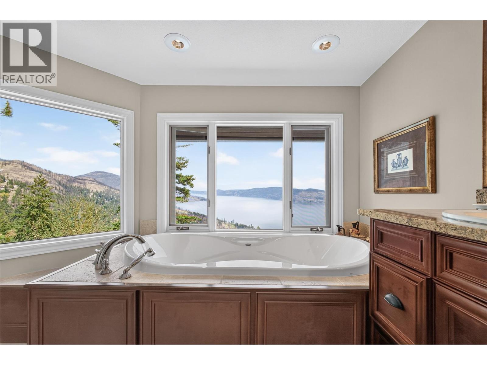  1776 Keloka Drive, West Kelowna