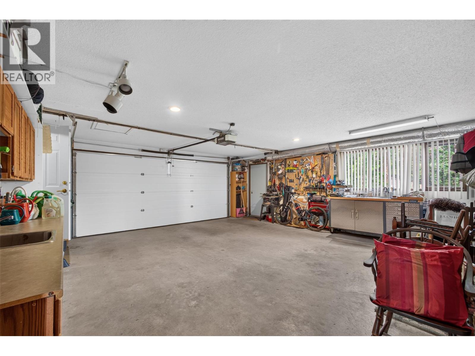  1776 Keloka Drive, West Kelowna