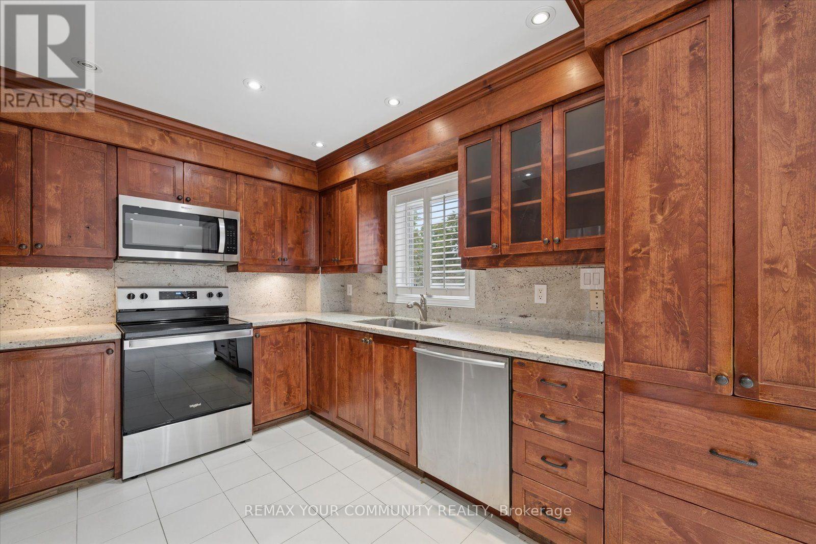 102 EDMUND SEAGER DRIVE - 9