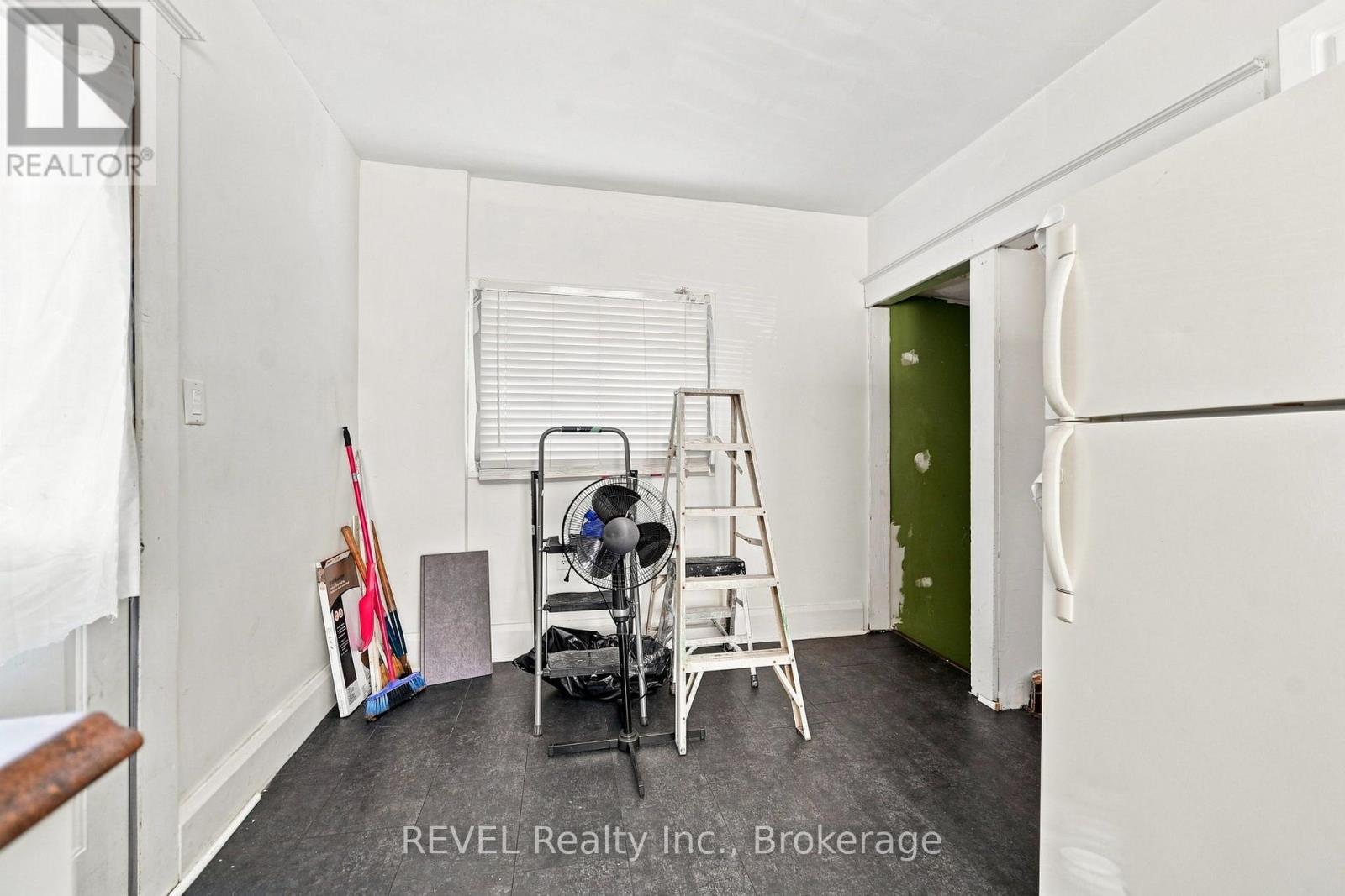 4960 WILLMOTT STREET - 12