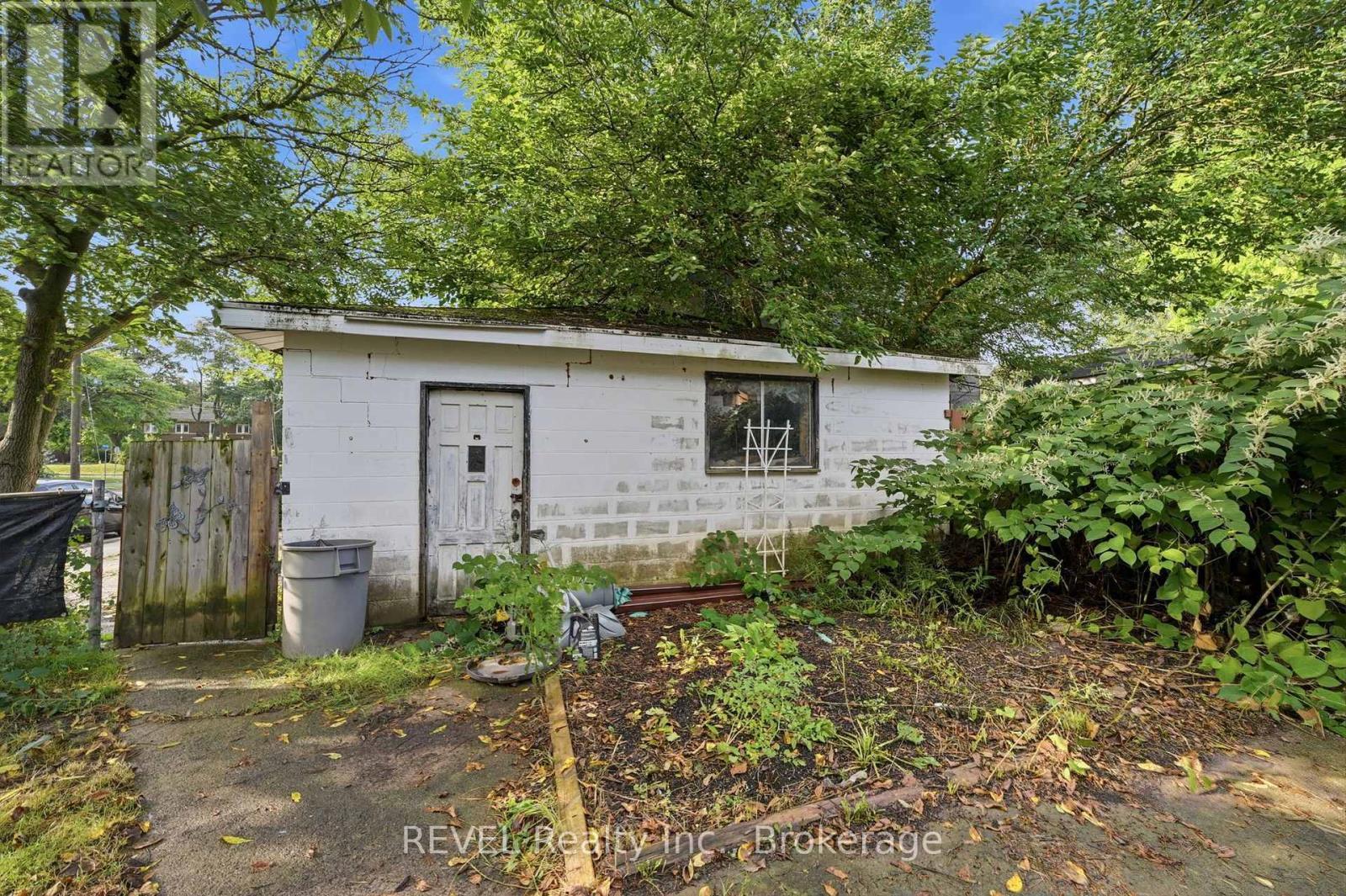 4960 WILLMOTT STREET - Image 23