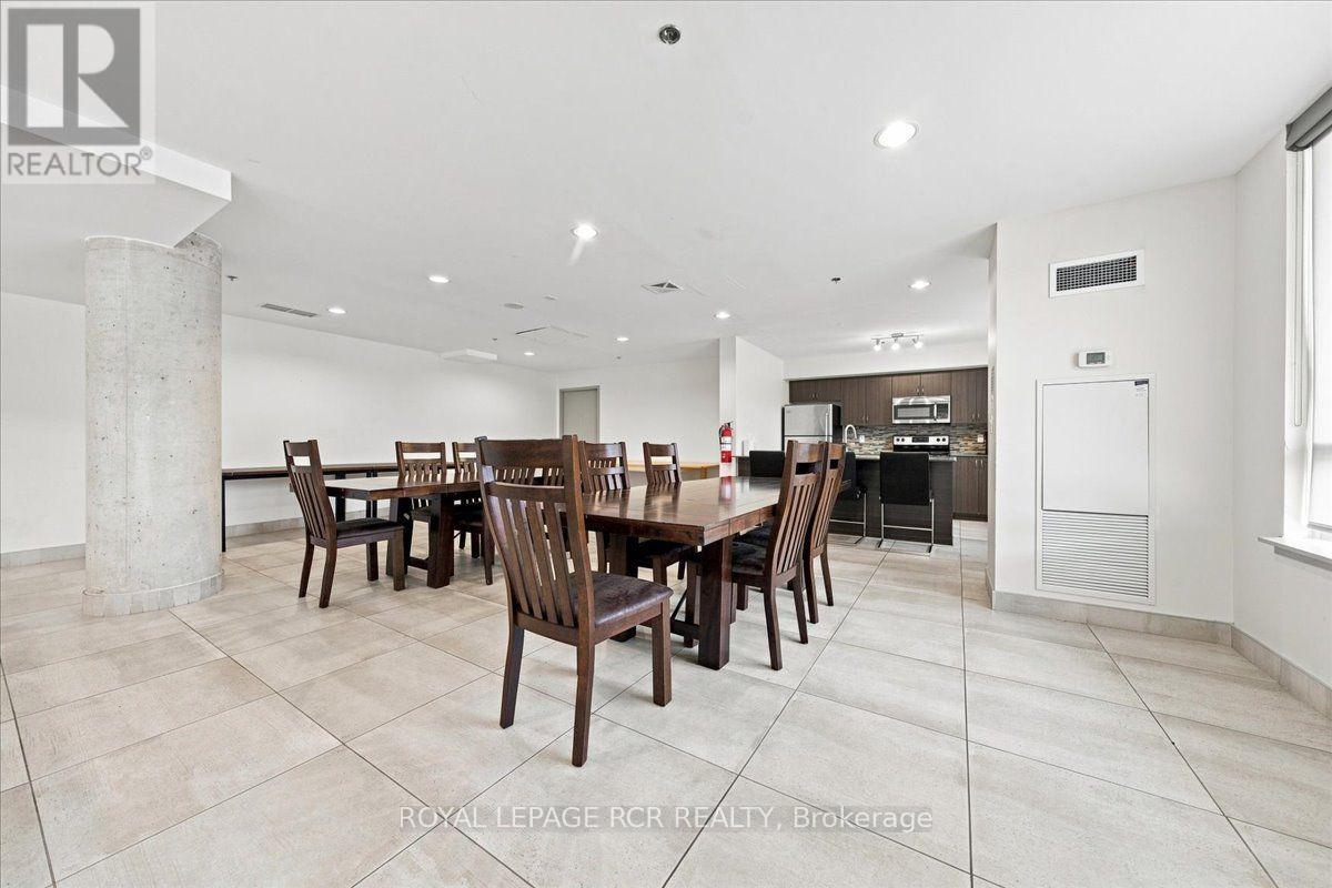 #908 812 LANSDOWNE AVENUE - 23