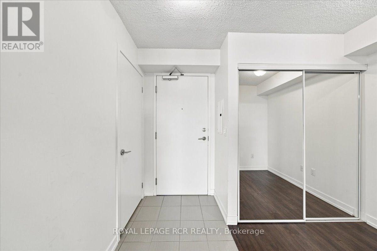 #908 812 LANSDOWNE AVENUE - 3