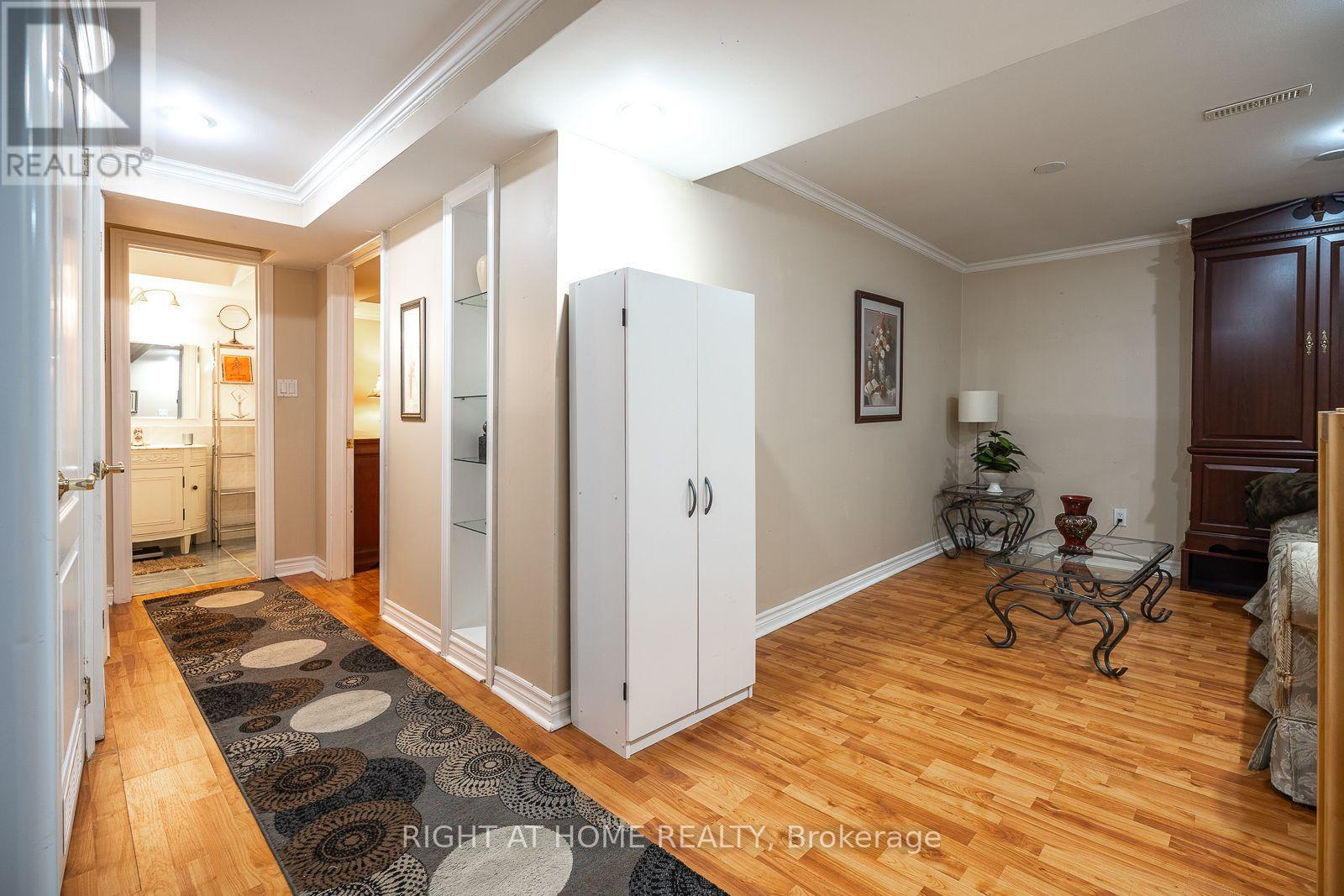 54 NIAGARA PLACE - 30