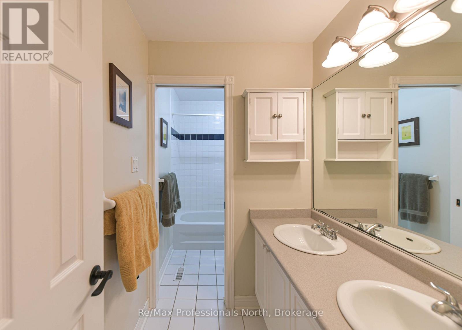 1739 LORETTA AVENUE - 29