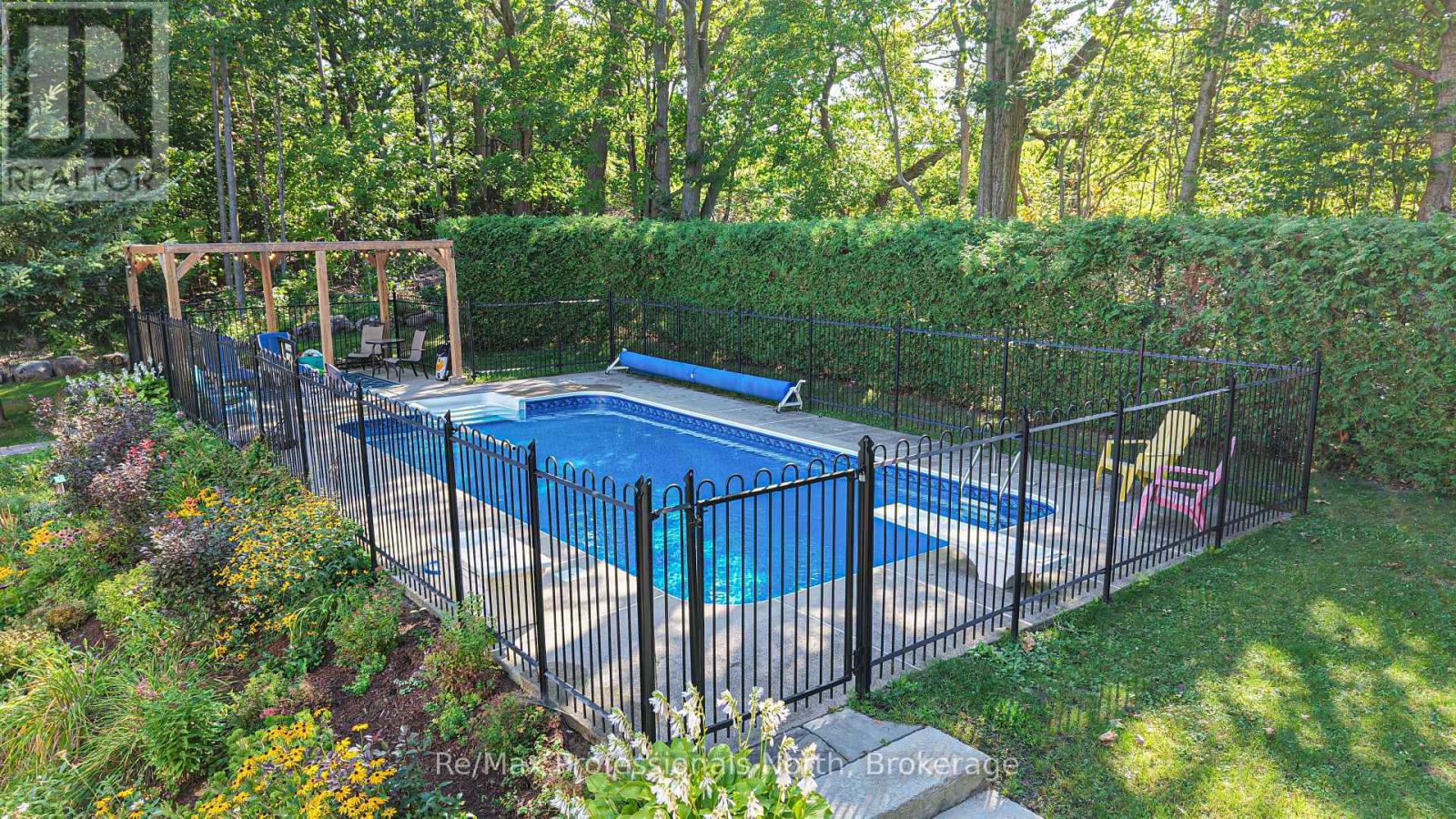 1739 LORETTA AVENUE - 34