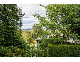 11443 Royal Crescent, Surrey, BC V3V6V5 Photo 33