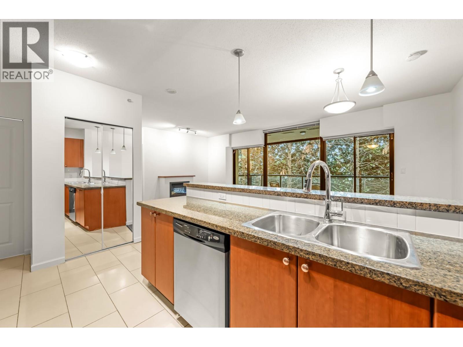 402 11 E ROYAL AVENUE, New Westminster — photo 4