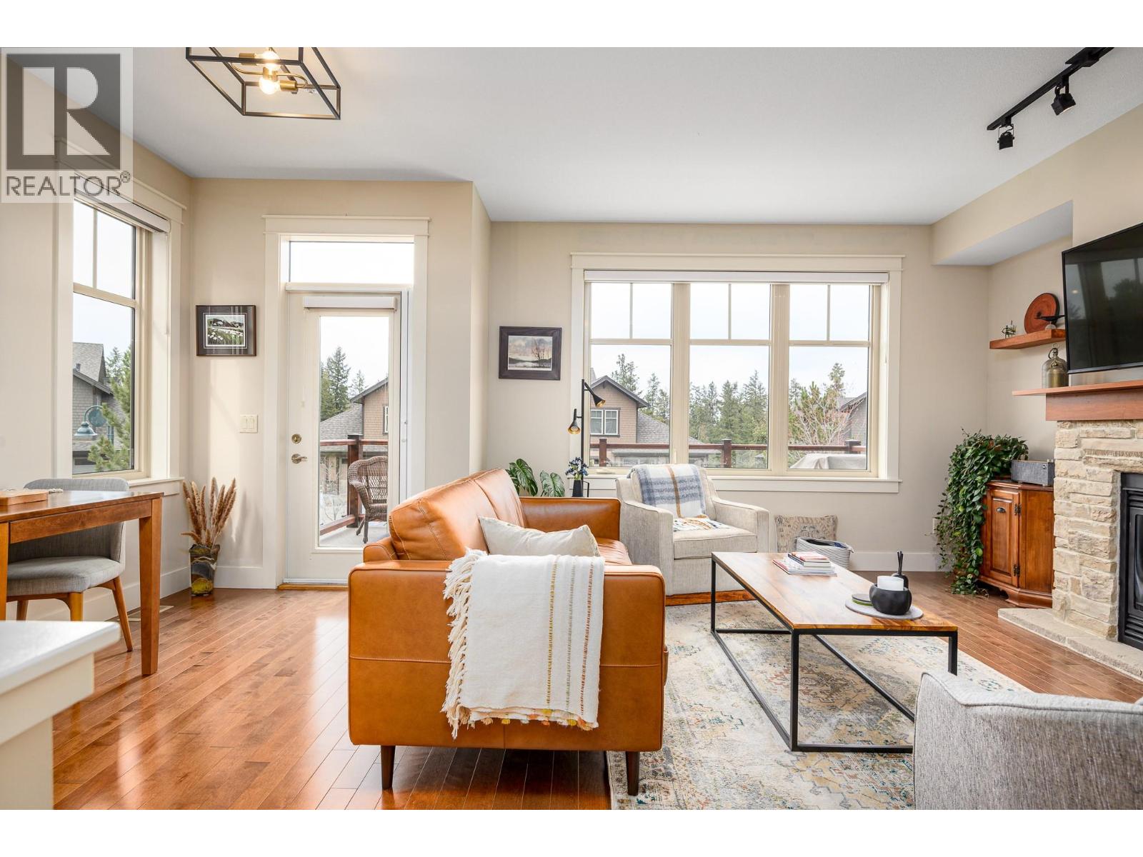 #34 333 Longspoon Drive - 1