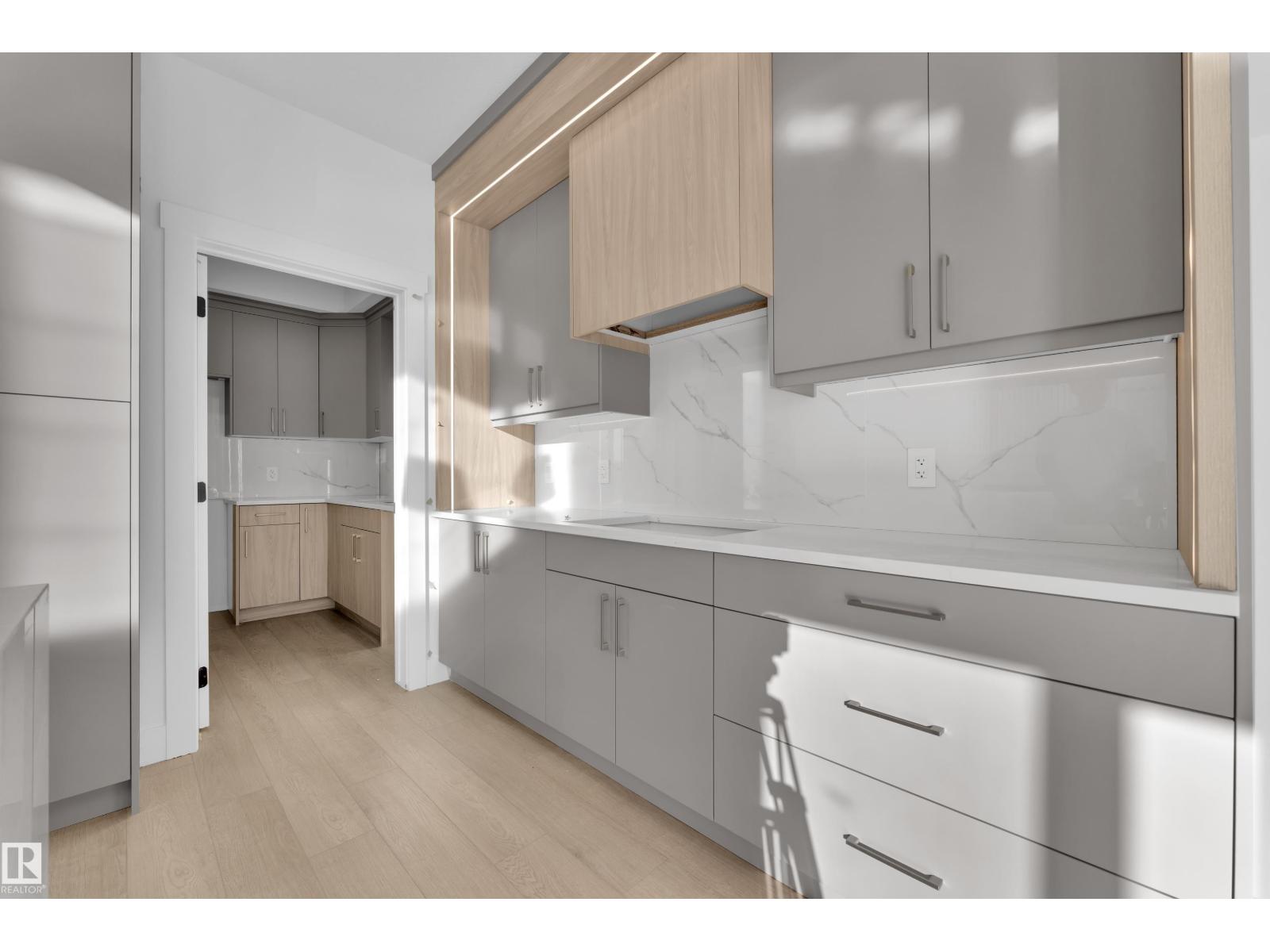 226 Linden LO - 16