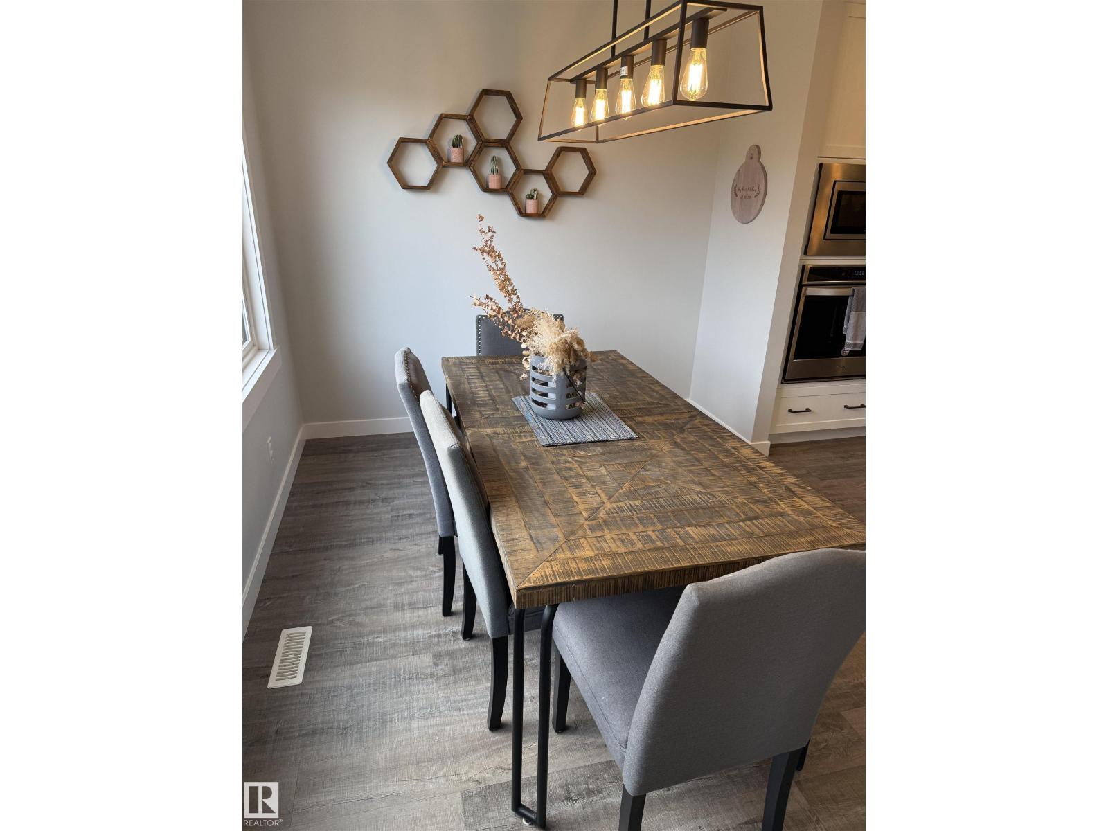 17468 77 ST NW - 6