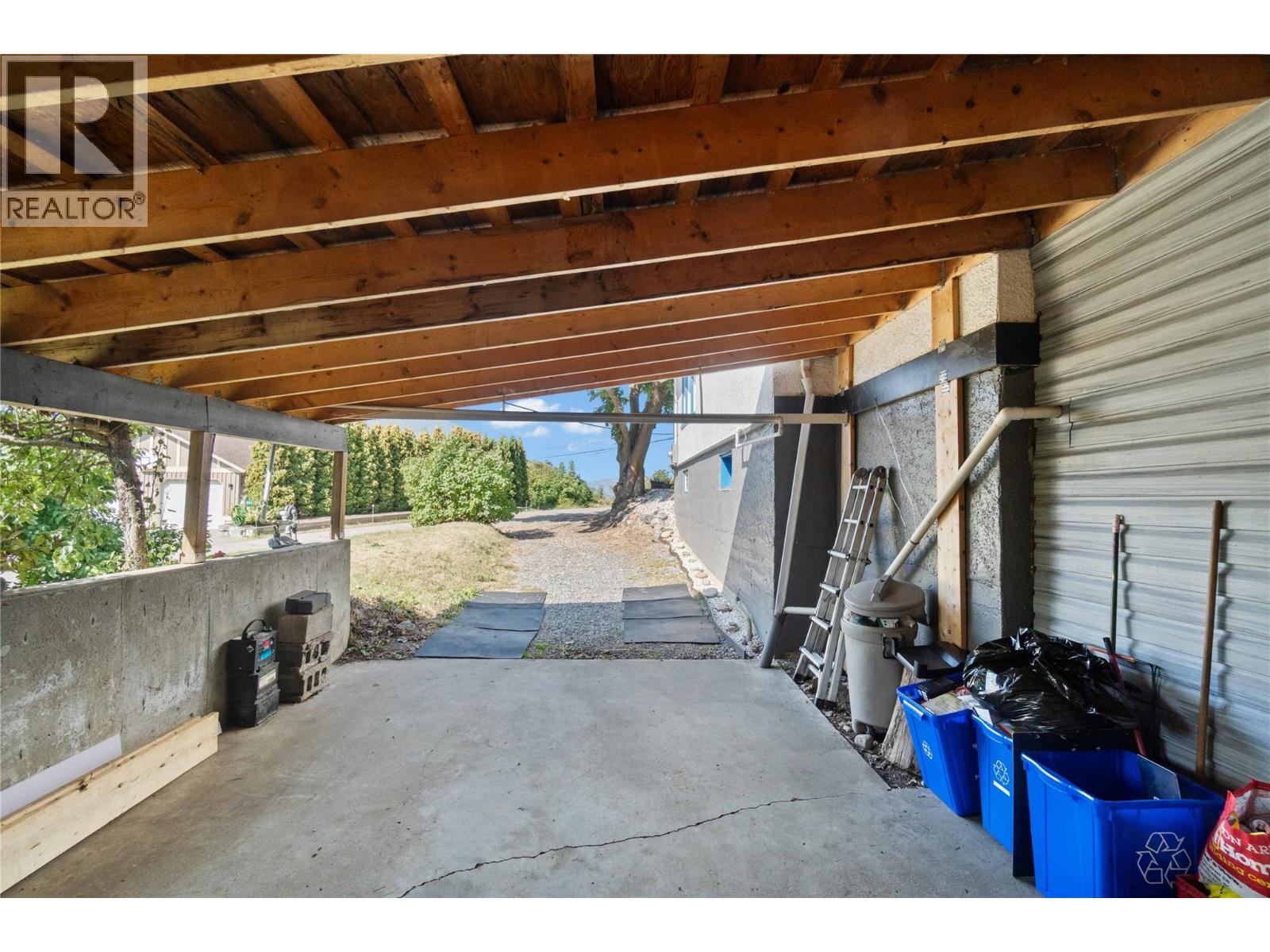 730 9 Avenue NE, Salmon Arm