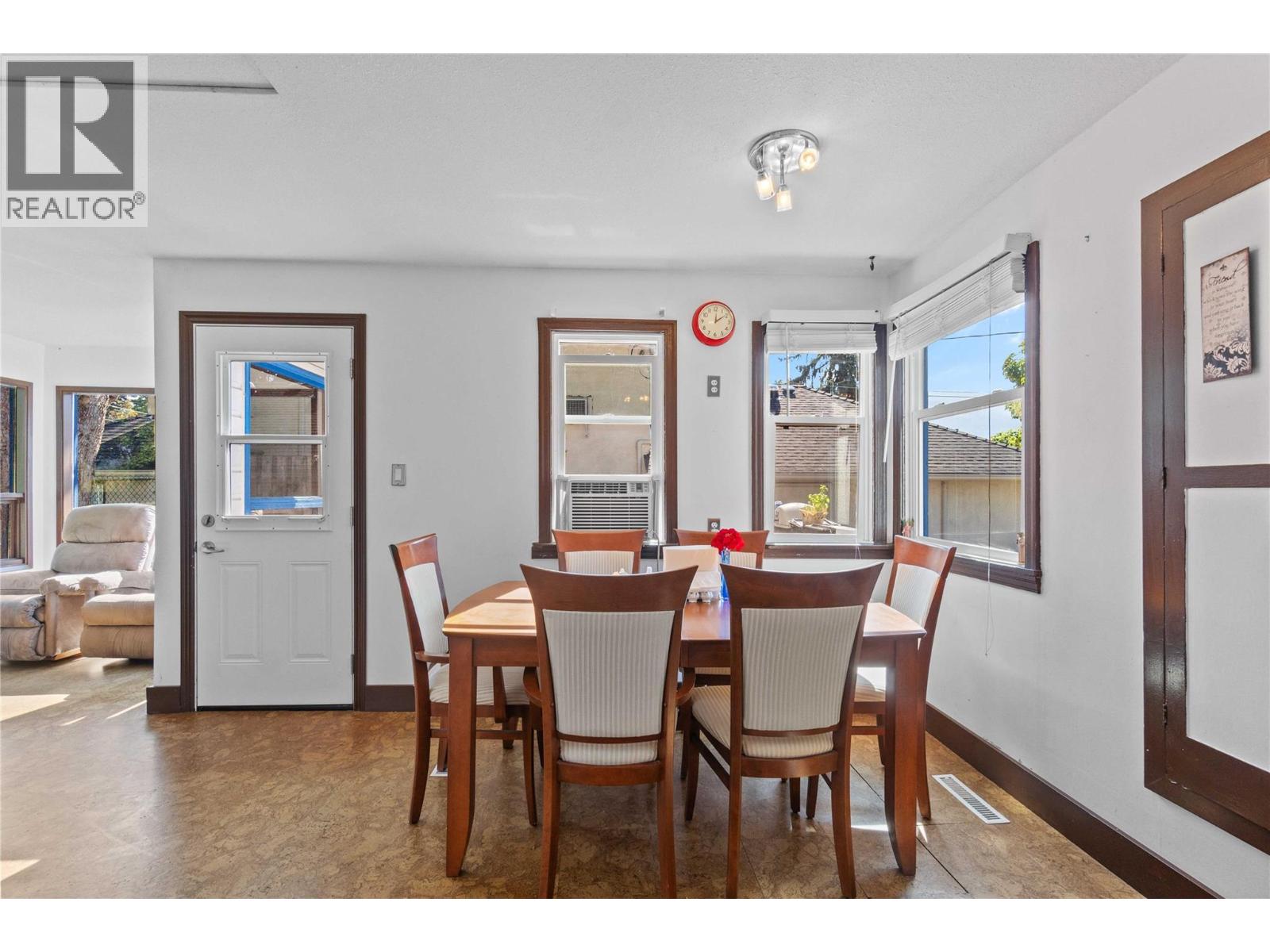 730 9 Avenue NE - 27