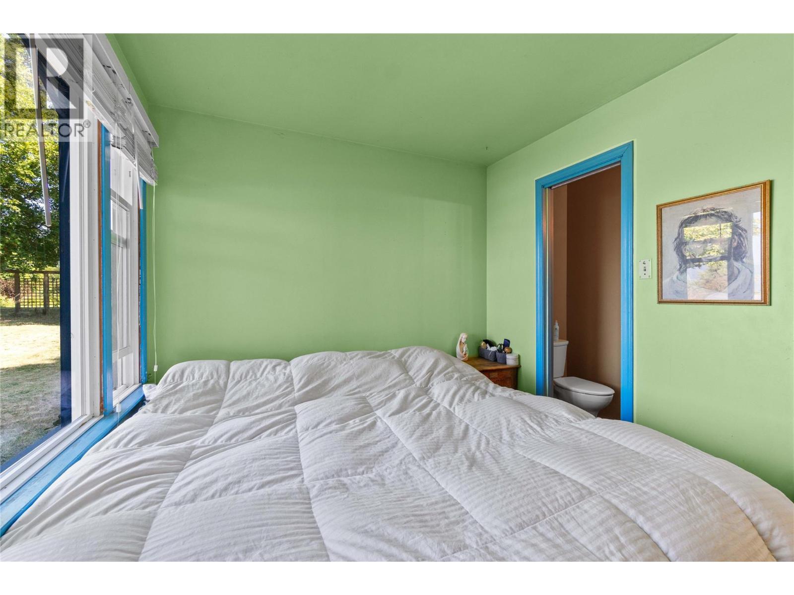730 9 Avenue NE, Salmon Arm