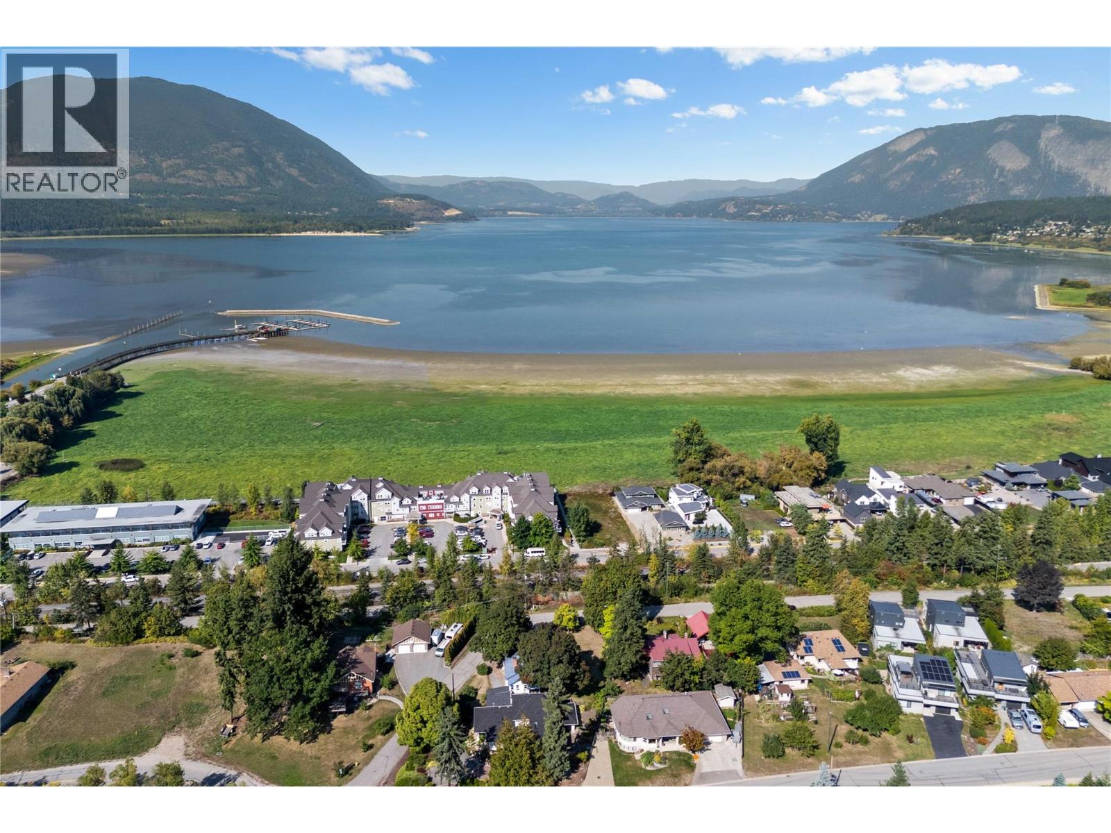 730 9 Avenue NE, Salmon Arm