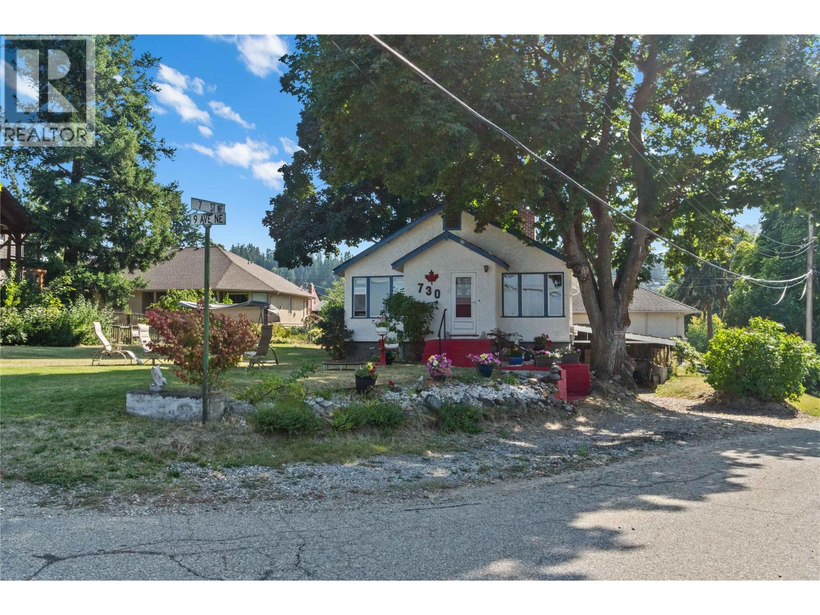 730 9 Avenue NE, Salmon Arm