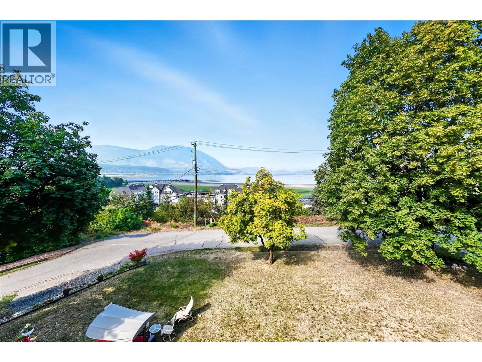 730 9 Avenue NE, Salmon Arm