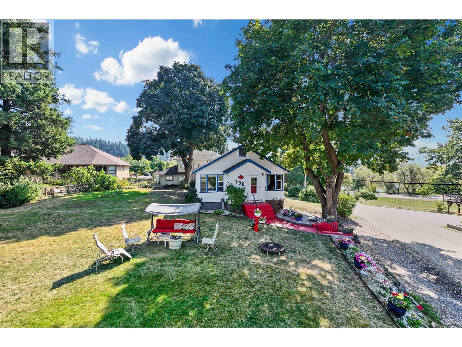 730 9 Avenue NE, Salmon Arm