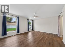 Foyer - 318 Gleneagles Drive, Kamloops, BC V2E1Z4 Photo 18