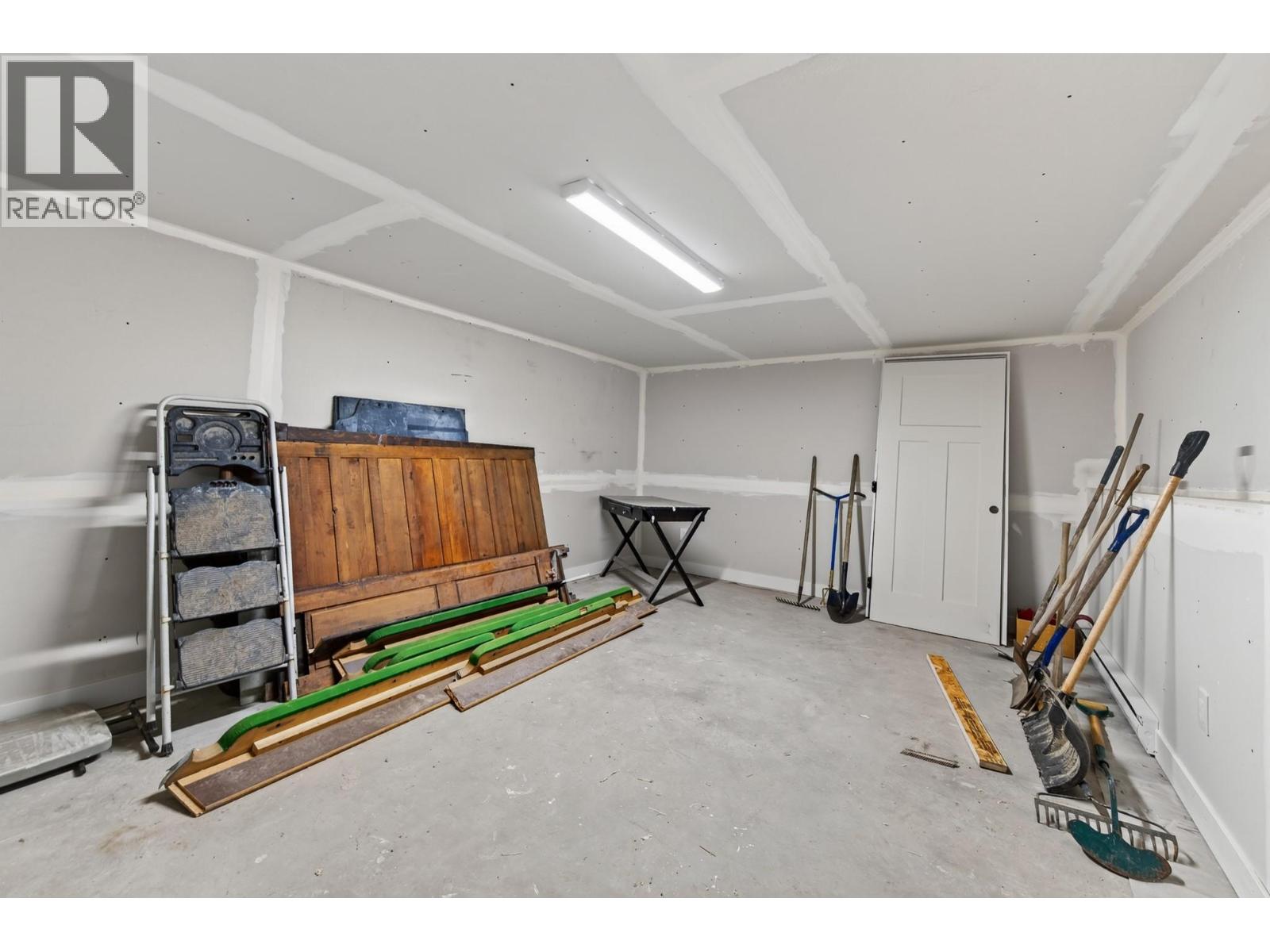 318 Gleneagles Drive - Image 36