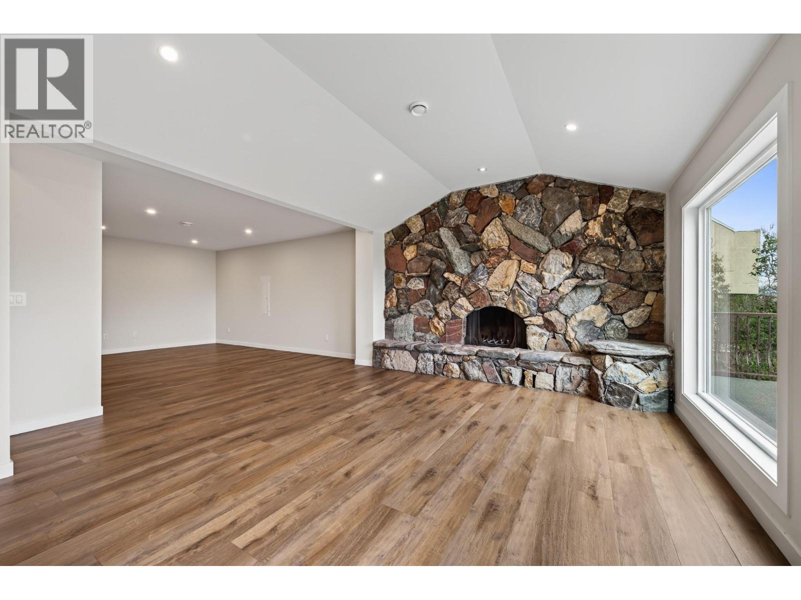 318 Gleneagles Drive - Image 24