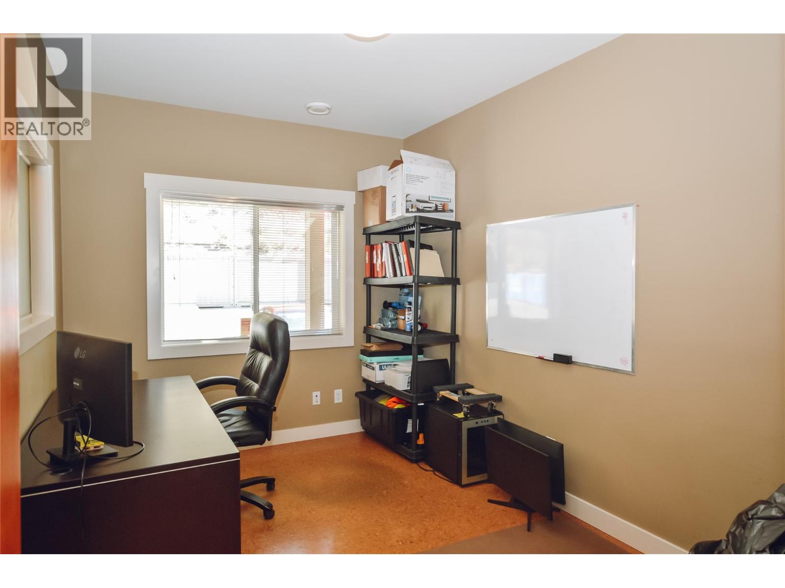 9206 Shale Avenue, Summerland — photo 9